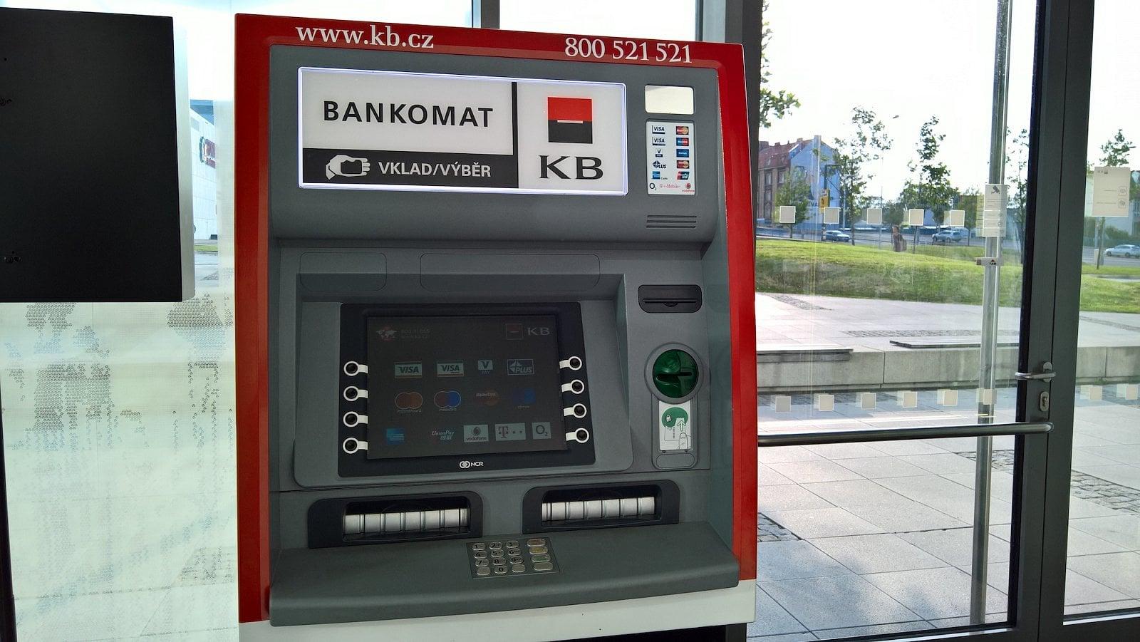 Jak správně používat vkladové bankomaty KB