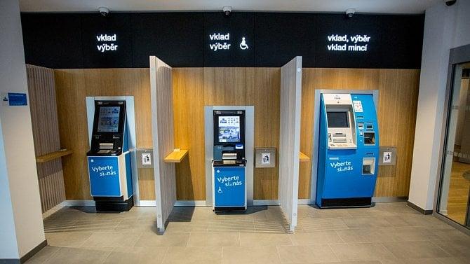 Bankomat vs automat na kávu: Kdo vyhraje?